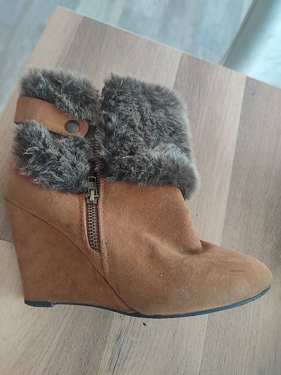Chaussures femmes: Stiefel Grösse 38 – D'occasion à Biel-Benken BL par AngiSchaefer 1