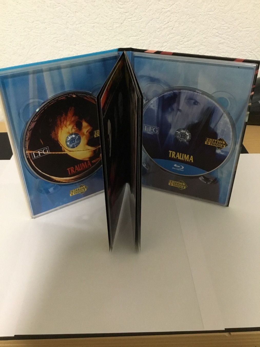 Tutti i DVDs: Trauma Blu Ray Mediabook 2 Disc – Nuovo (secondo la descrizione) da Blauen venduto da sternchen66 4