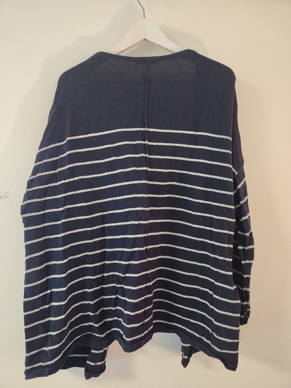 Armedangels Maglioni & Felpe: ArmedAngels Damen Strickjacke dunkelblau gestreift Grösse M – Usato da Zürich venduto da s_a11 1