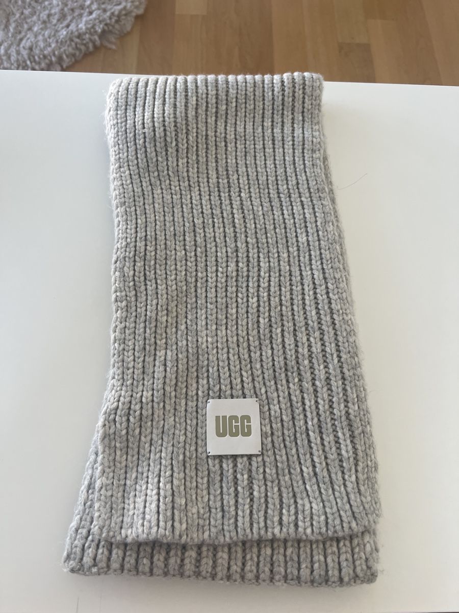 Foulards & écharpes: UGG Schal – Neuf (Voir description) à Ebikon par mar_lwl5