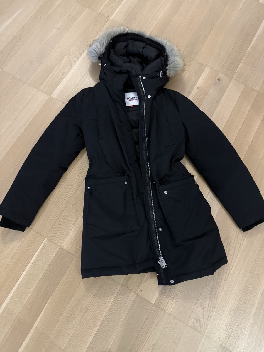 Tommy Hilfiger Giacche: Winterjacke Tommy Hilfiger schwarz – Usato da Zuchwil venduto da patriziatr