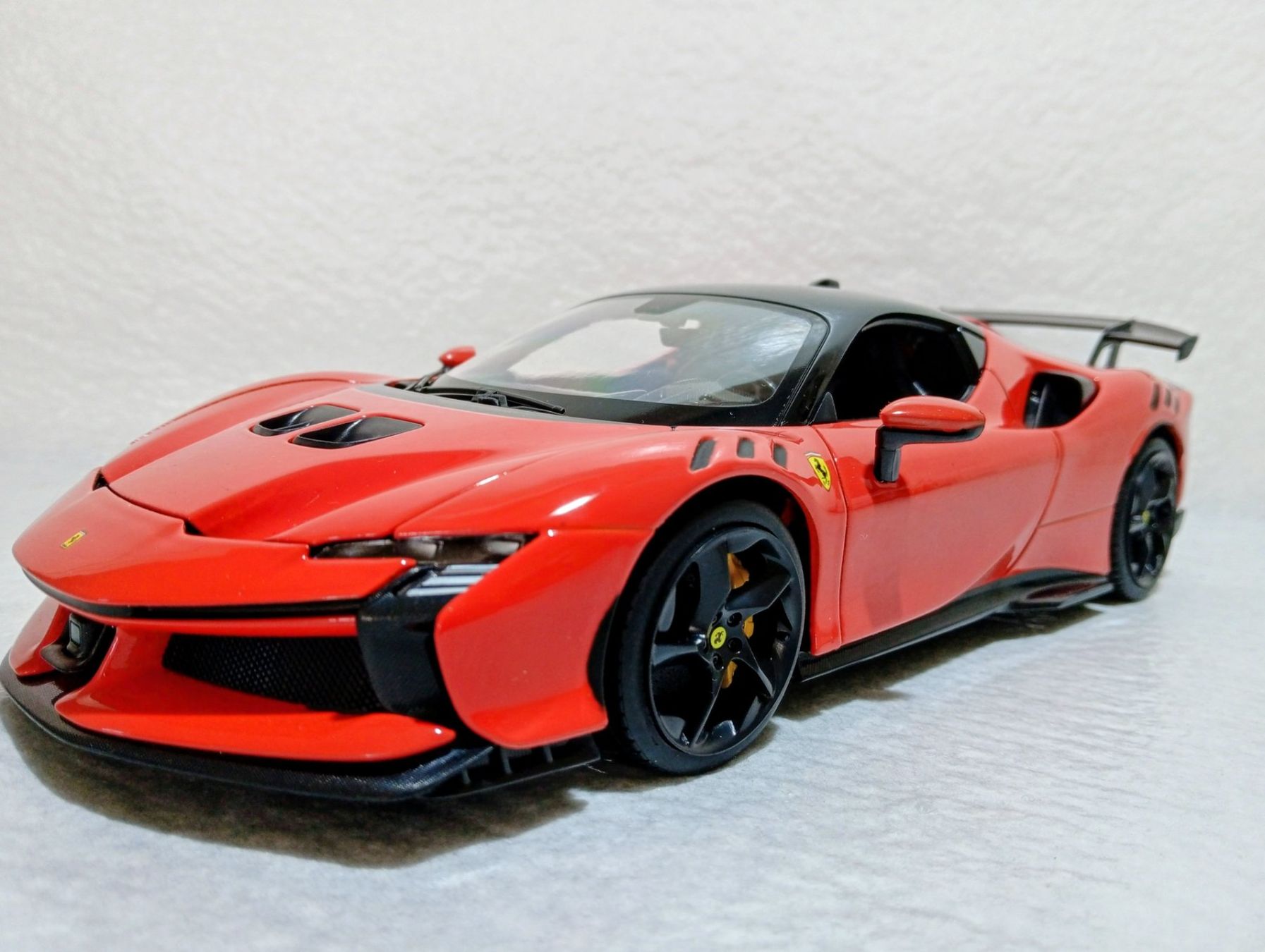 Bburago Modellini d'auto: Ferrari SF90 XX Stradale – Nuovo e nell'imballaggio originale da Huttwil venduto da Secondtrain
