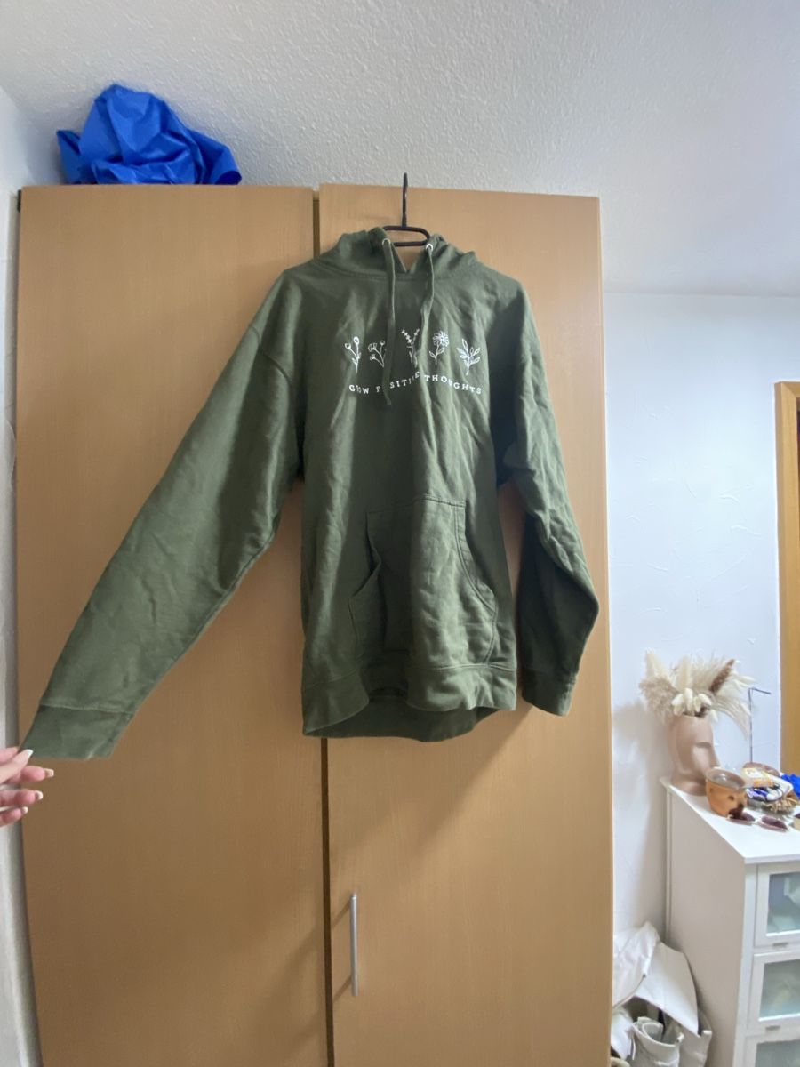 Maglioni & Felpe: Olive Hoodie mit Blumenmuster – Nuovo (secondo la descrizione) da Steckborn venduto da Amandabraun96