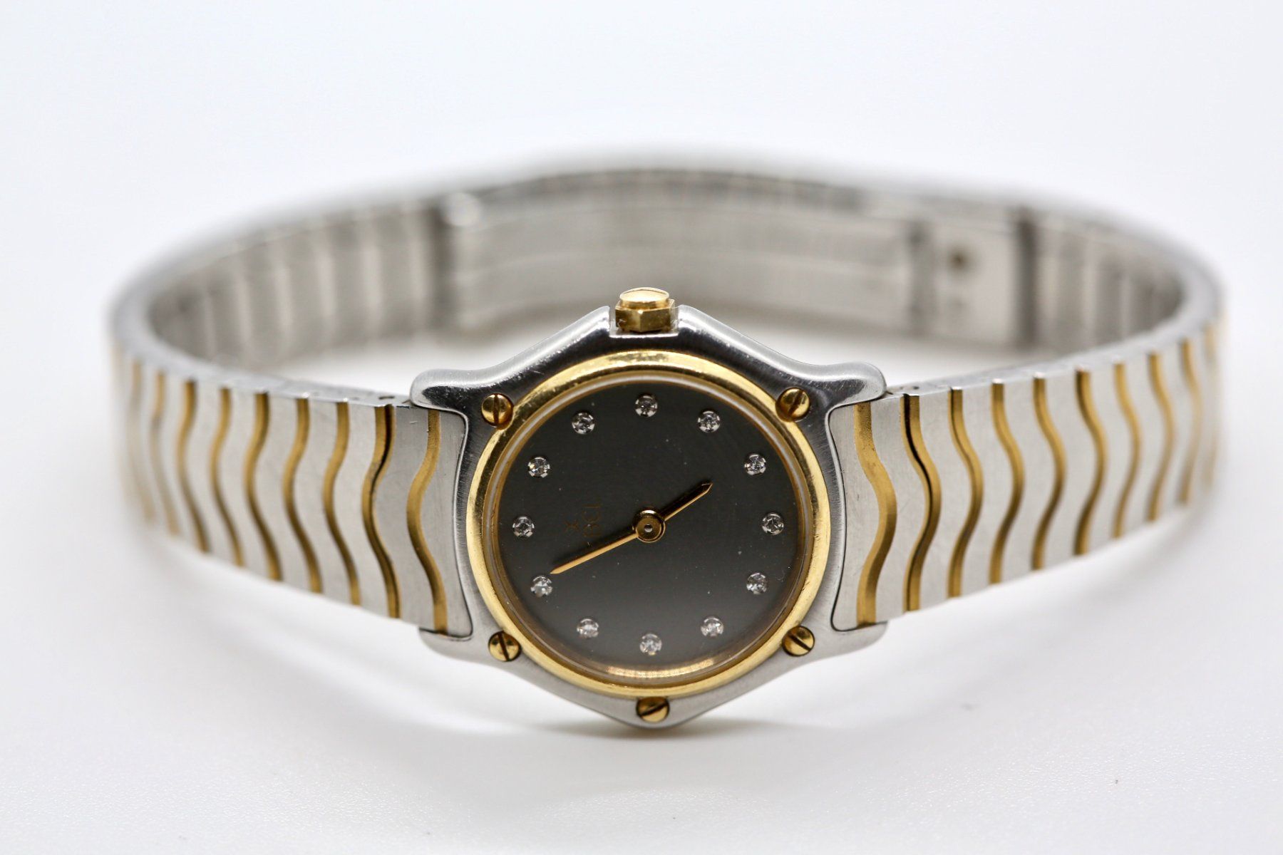 Ebel Orologi: Ebel Classic Wave Damenuhr mit Brillanten ab 1Fr! – Usato da Reinach BL venduto da Han-Numismatik 5