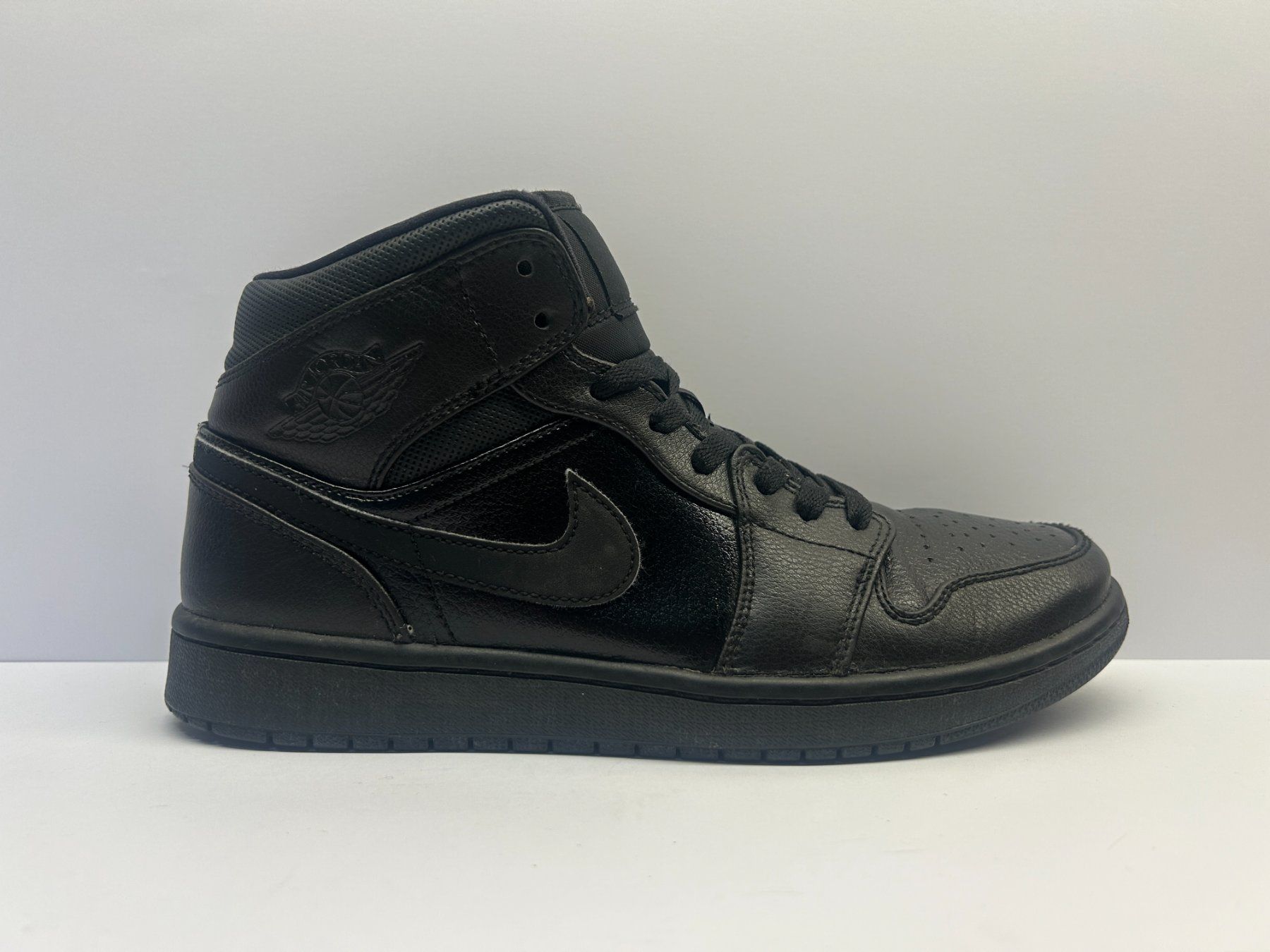 Jordan Scarpe da uomo: Nike Air Jordan 1 Total Black – Nuovo (secondo la descrizione) da Soyhières venduto da Maponos 3