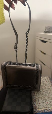 Schicke Handtasche in Silber-Metallic Optik, neuwertig!