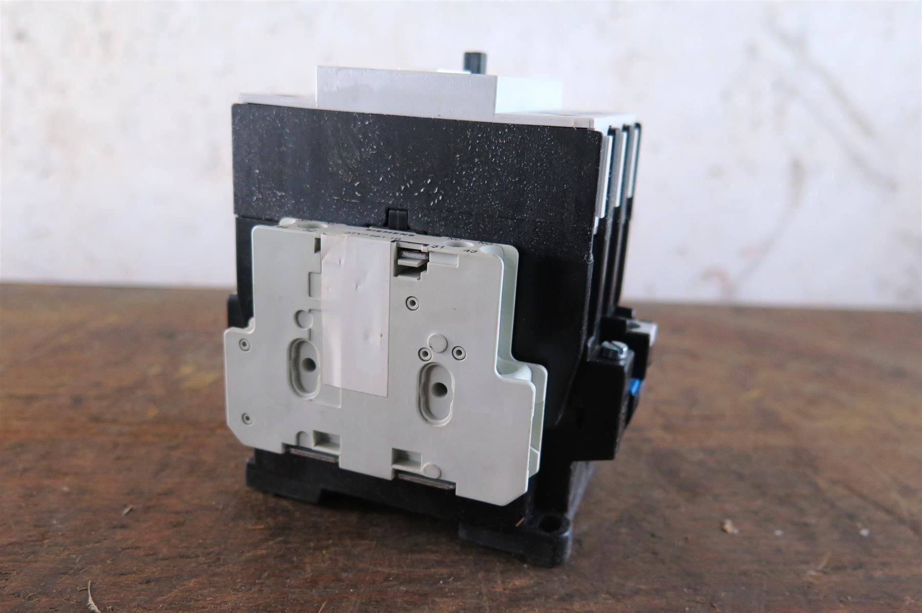 Siemens Componenti elettronici: Siemens 3TF45 22-0APO Schütz  Contactor – Usato da Laufenburg venduto da Sirluger 5