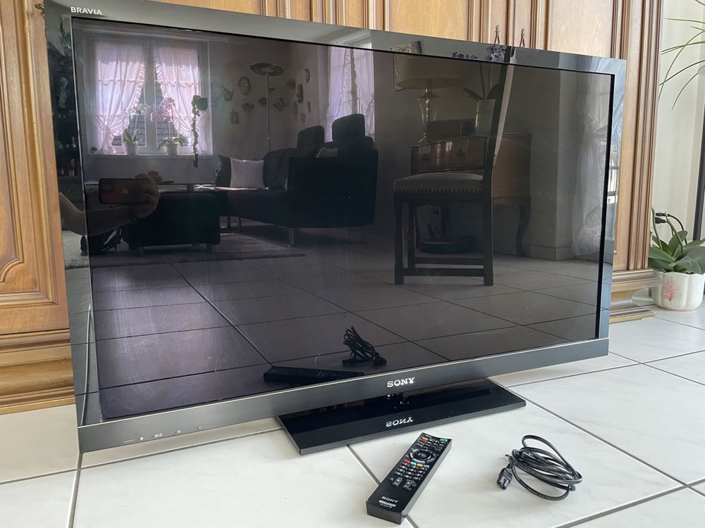 LED TV / Fernsehr Sony KDL- 46HX800 46 Zoll | Kaufen auf Ricardo