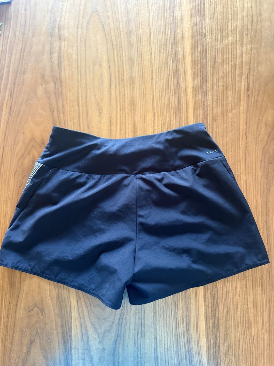 Adidas Pantalons: Short Adidas XS – D'occasion à Fully par siebst 2
