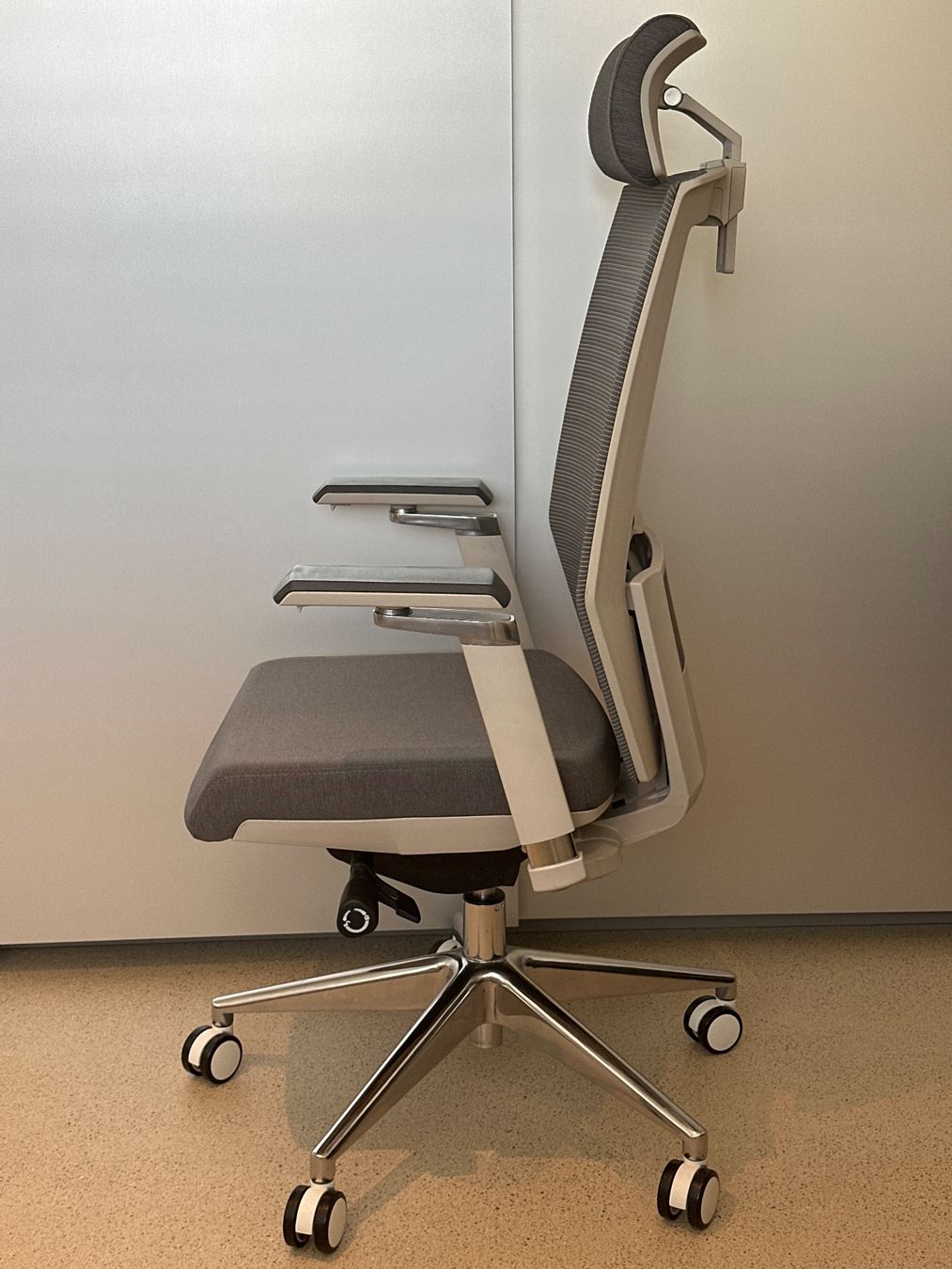 Sedie: Ergonomischer Bürostuhl FlexiSpot BS10, Grau, mit Kopfstütz – Usato da Zürich venduto da sim_tzr9 2