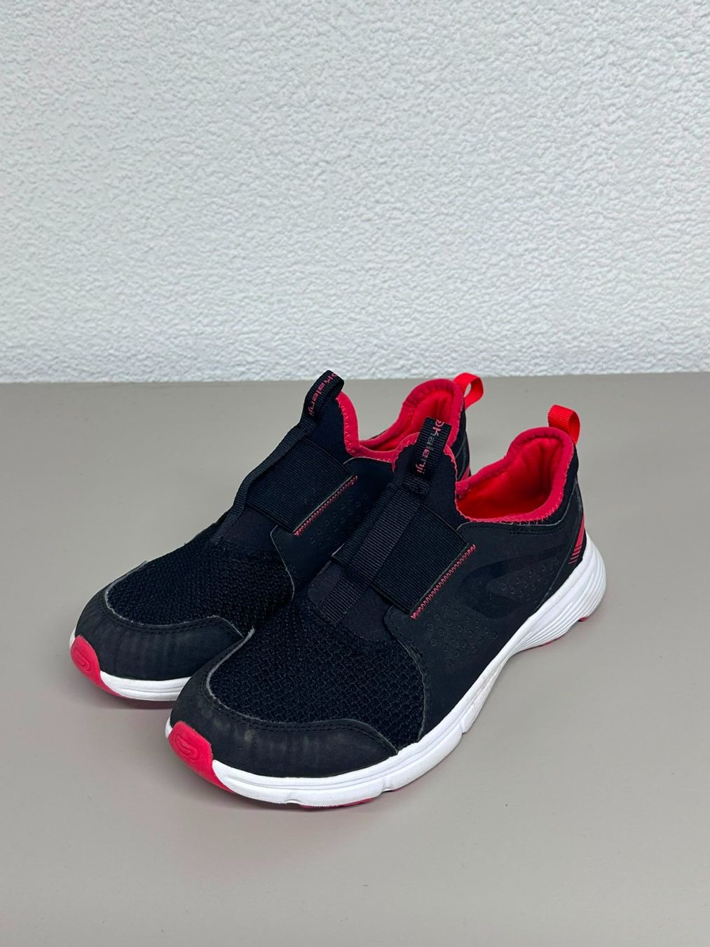 Chaussures hommes: Freizeitschuh Kalenji, Grösse 38 – D'occasion à Rosshäusern par pat_5tl7 1