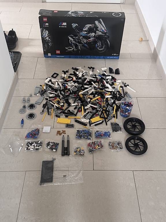 Lego Jeux de construction: Lego Technic BMW 1000 RR 42130 – Neuf (Voir description) à Arisdorf par Rogerabaecherli 3