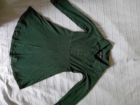 Petit Louie Mädchenkleid, sehr bequem, dunkel grün.