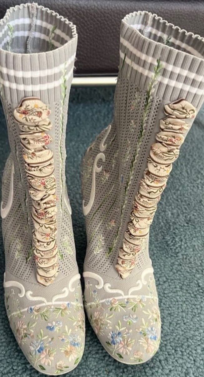 Fendi Damenschuhe: Stiefeletten Fendi Top – Neu (gemäss Beschreibung) aus Zürich von fab_lhd9