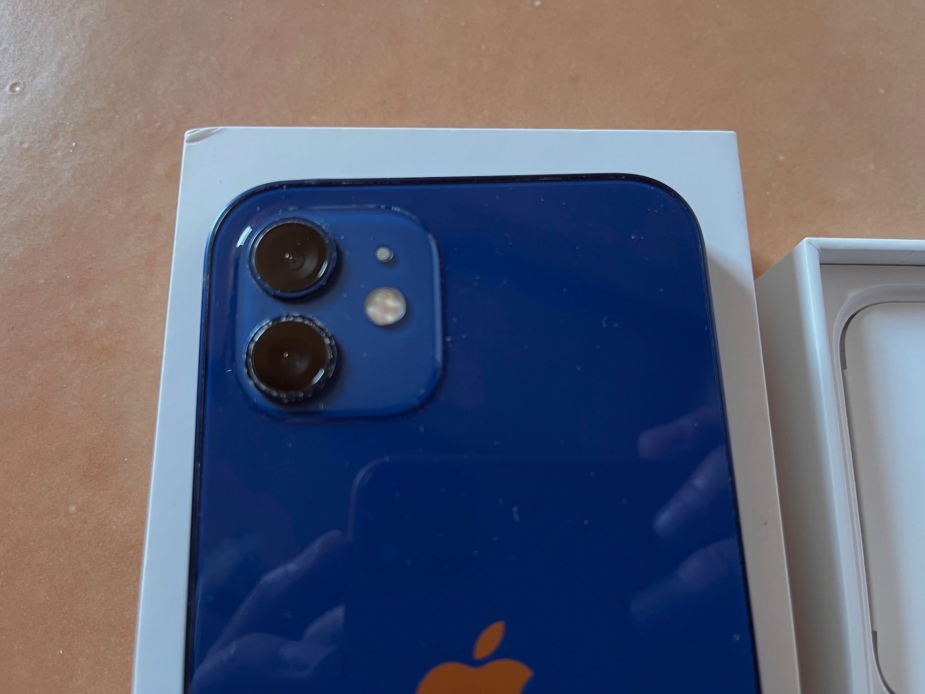 Apple Telefoni cellulari / Smartphones: Apple iPhone 12 bleu 128GB – Usato da Eclépens venduto da meegogeem 2
