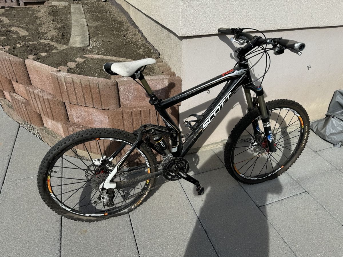 Scott Velos: Scott Genius MC 20 Full Suspension Mountainbike – Gebraucht aus Wangen an der Aare von Cubemaster