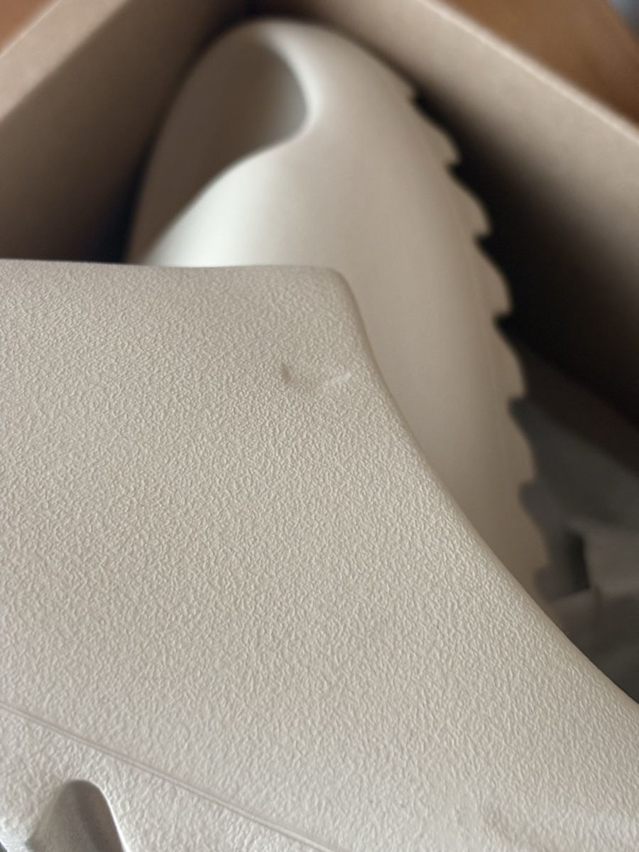 Adidas Scarpe da uomo: Yeezy Slide Bone Grösse 46 – Nuovo (secondo la descrizione) da Stetten SH venduto da mor_pr7f 4