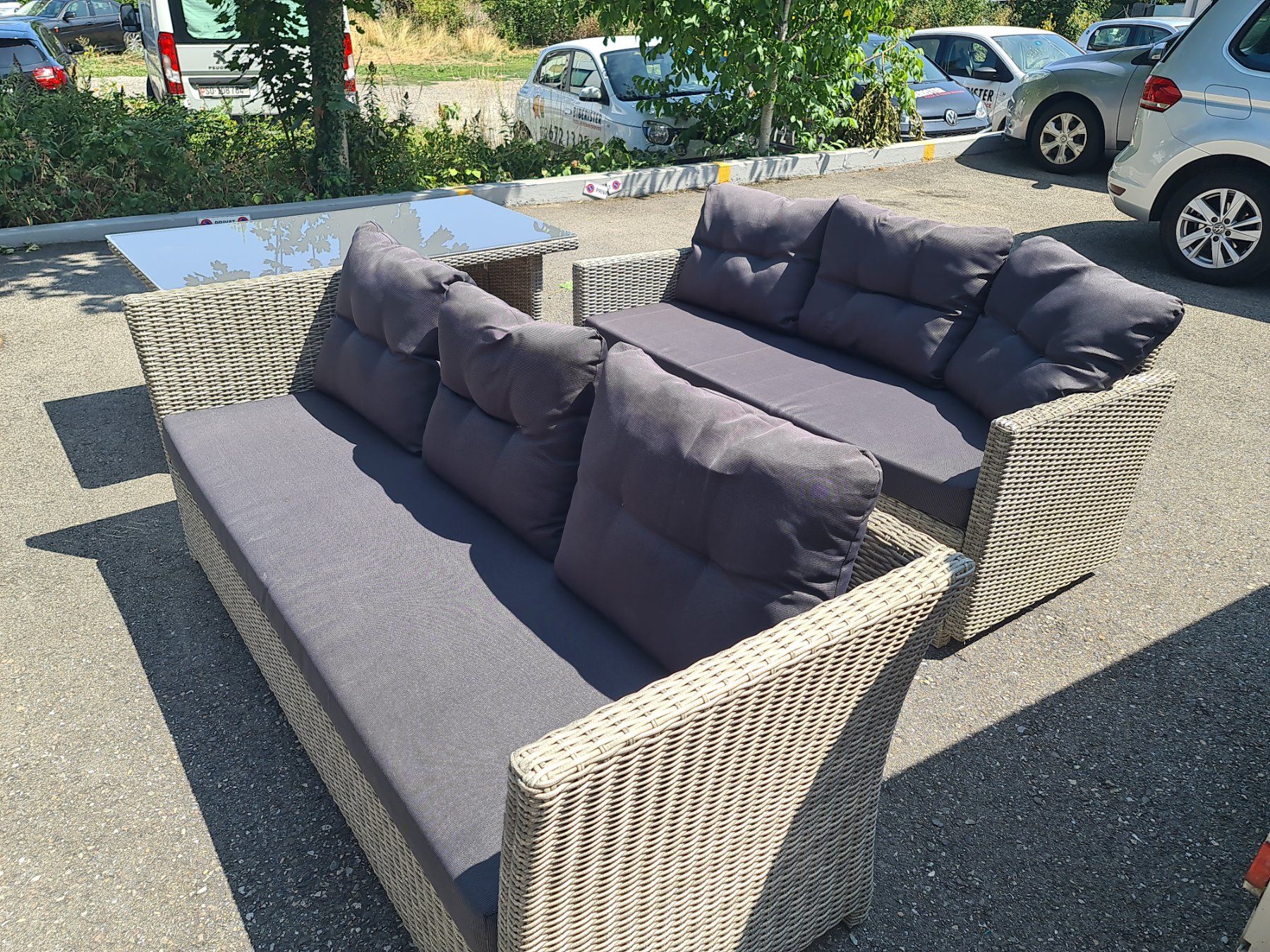 Set di tavolo e panche: Gartensitzgruppe mit Tisch – Usato da Münchenbuchsee venduto da intertrade031