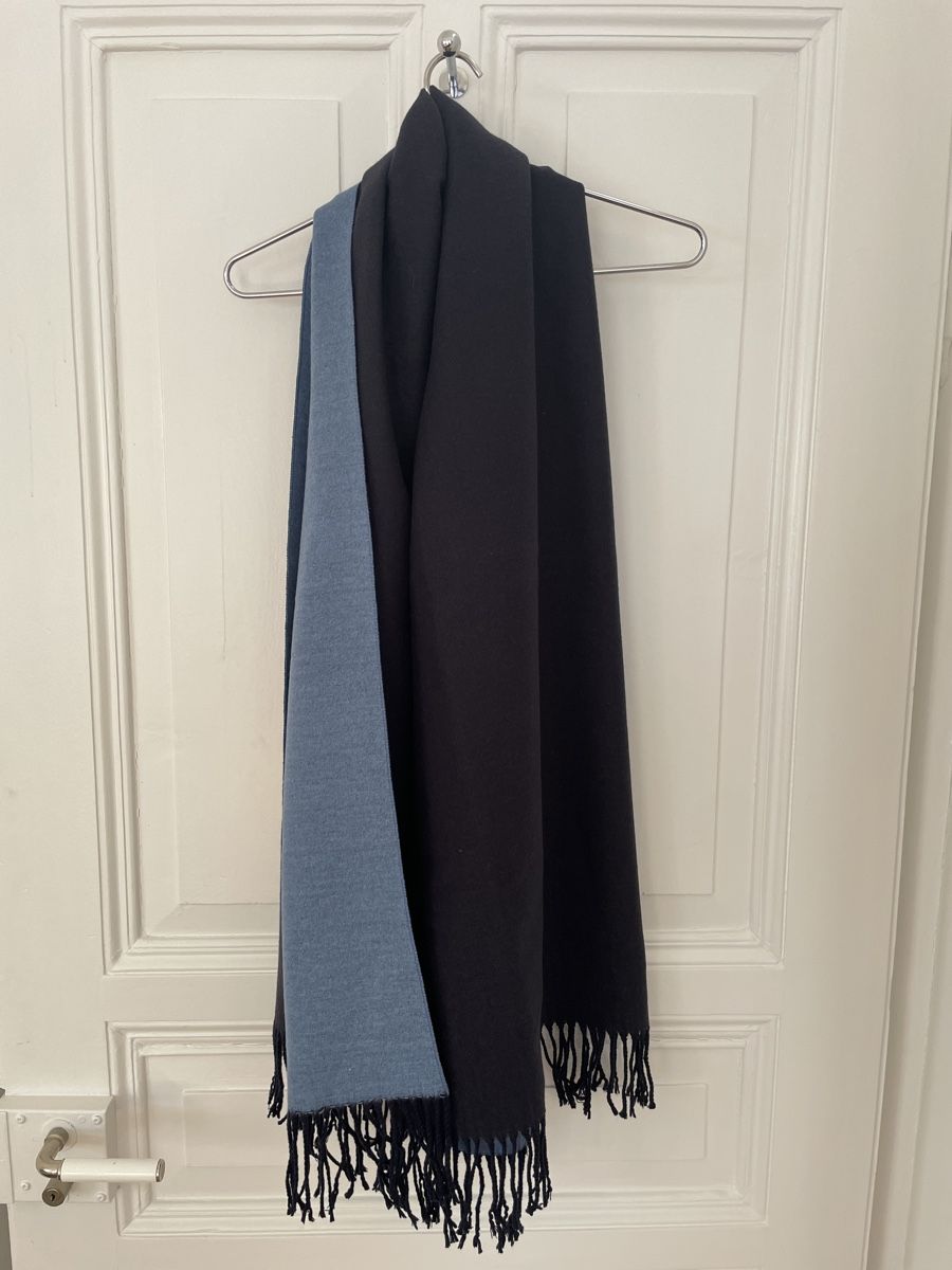 Foulard & Sciarpe: 100% Cashmere Reversible Scarf blue – Nuovo e nell'imballaggio originale da Zürich venduto da Linda_11 1