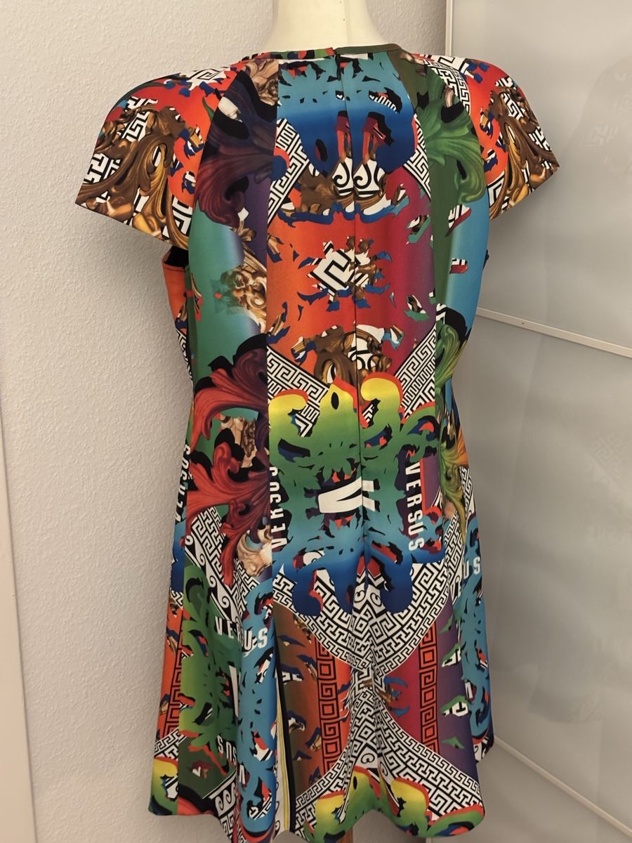 Versace Kleider: Versace Versus dress - Large – Gebraucht aus Lausanne von Charly_brune 3