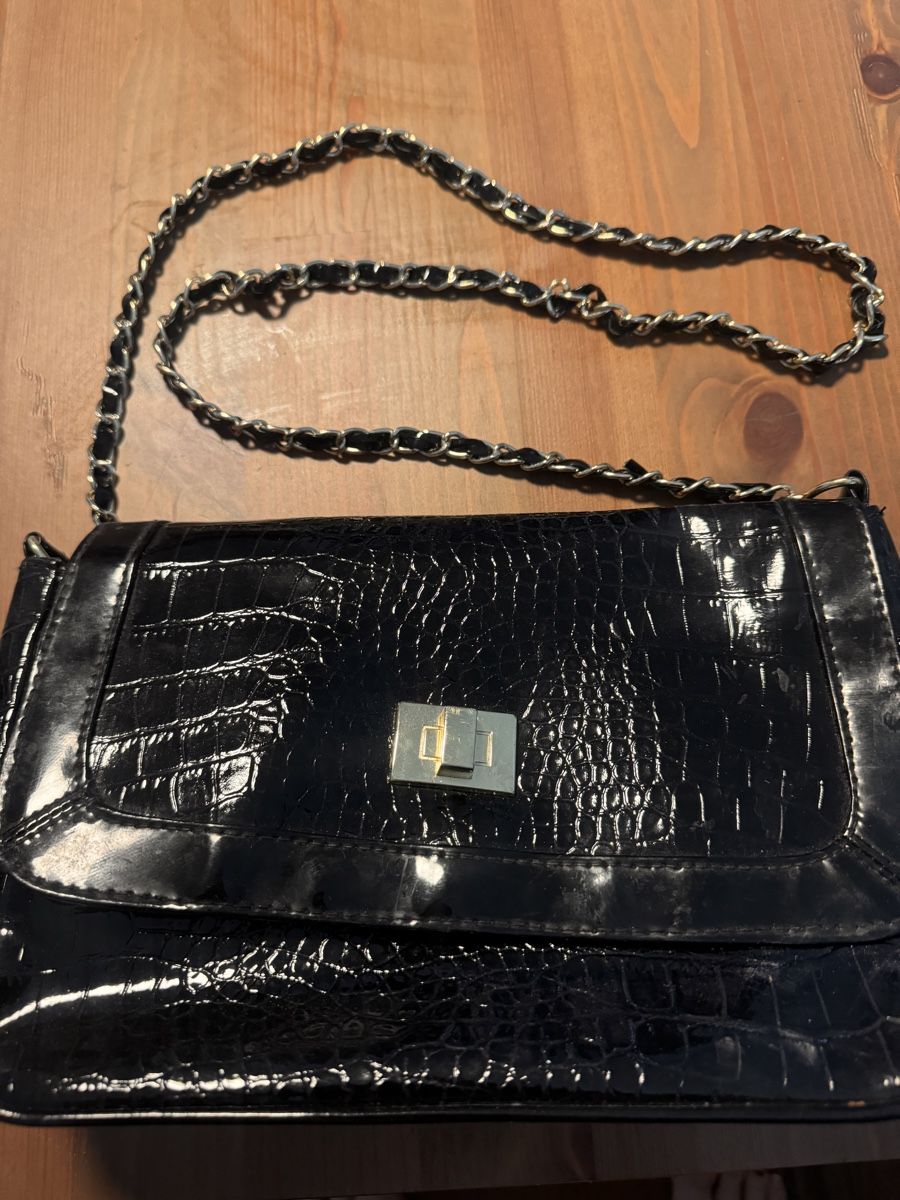 Borse da donna: Schicke schwarze Kroko-Tasche – Nuovo (secondo la descrizione) da Richterswil venduto da Manu55555