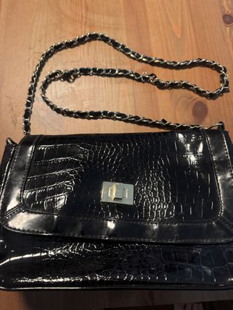 Schicke schwarze Kroko-Tasche