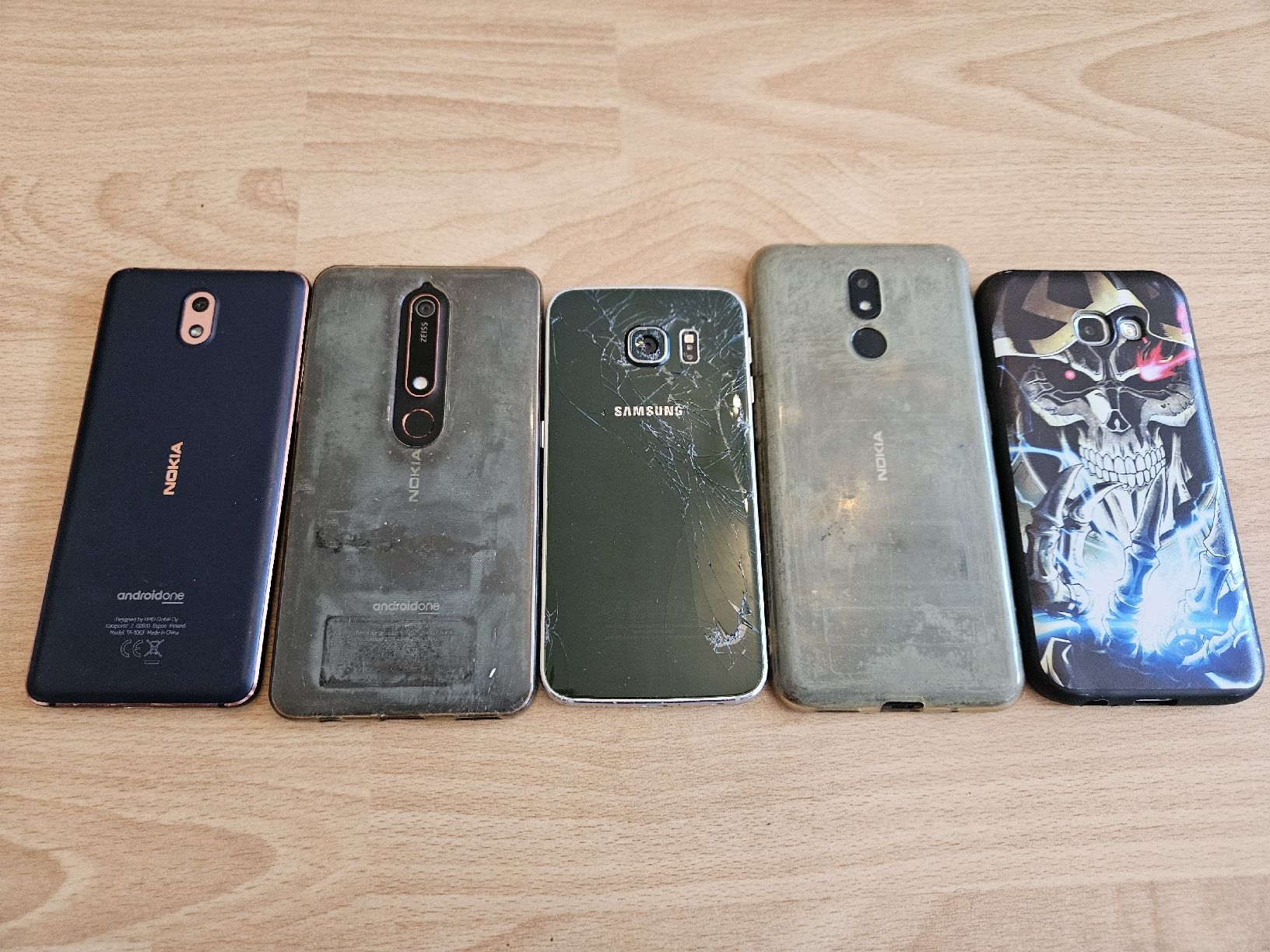 Handys / Smartphones: Téléphones Samsung et Nokia  – Gebraucht aus St-Légier-La Chiésaz von emi_c86b 1