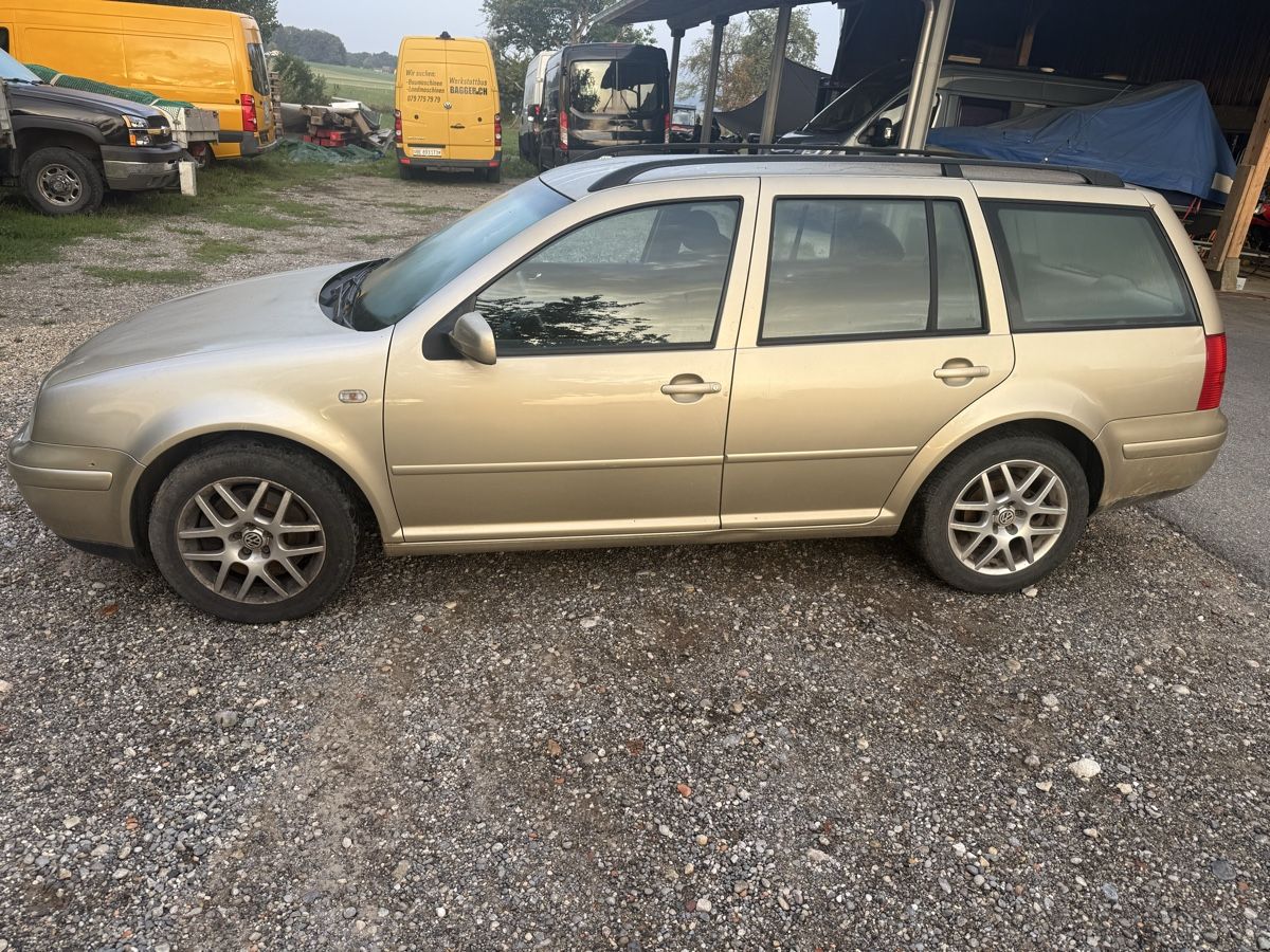 VW Autos: VW Golf Variant – D'occasion à Niederbipp par baggerch 1