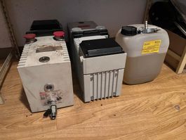 2 x Balzers Pfeiffer UNO 008 B Vakuumpumpe 8 m3/h 0.07mbar
