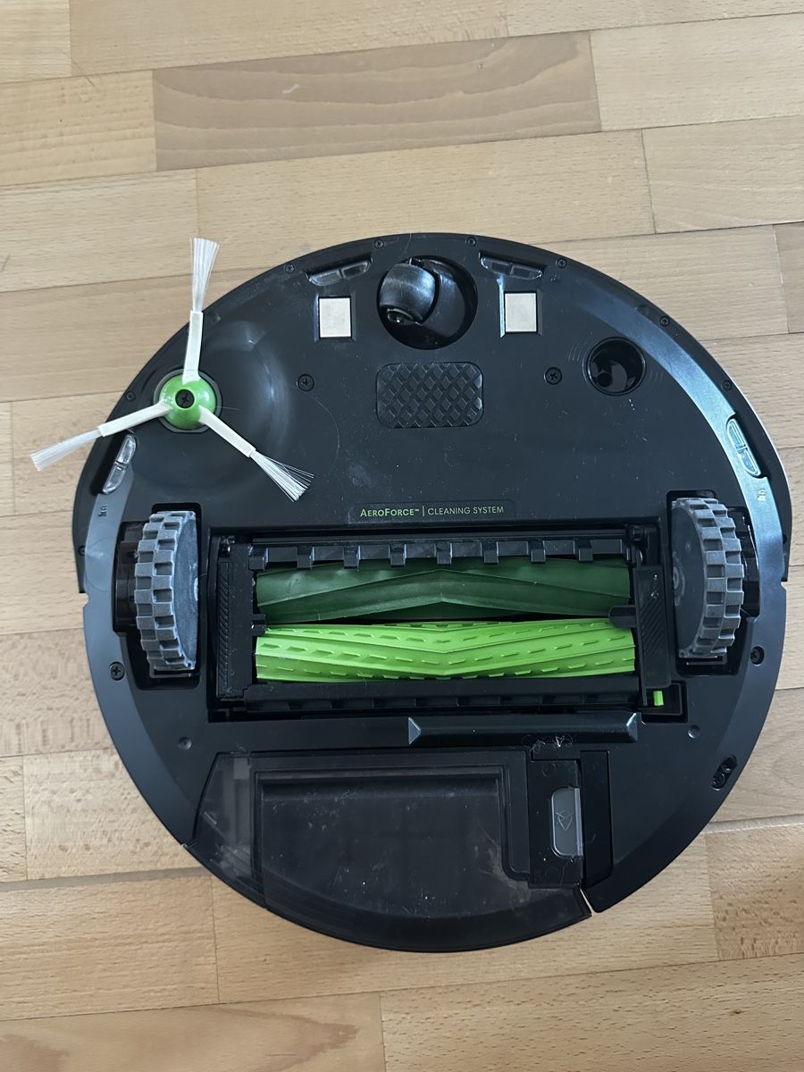 Irobot Aspirapolveri & Accessori: Defekt: Saugroboter iRobot Roomba i3 mit Ladestation – Difettoso da Horgen venduto da jul_pc5g 1