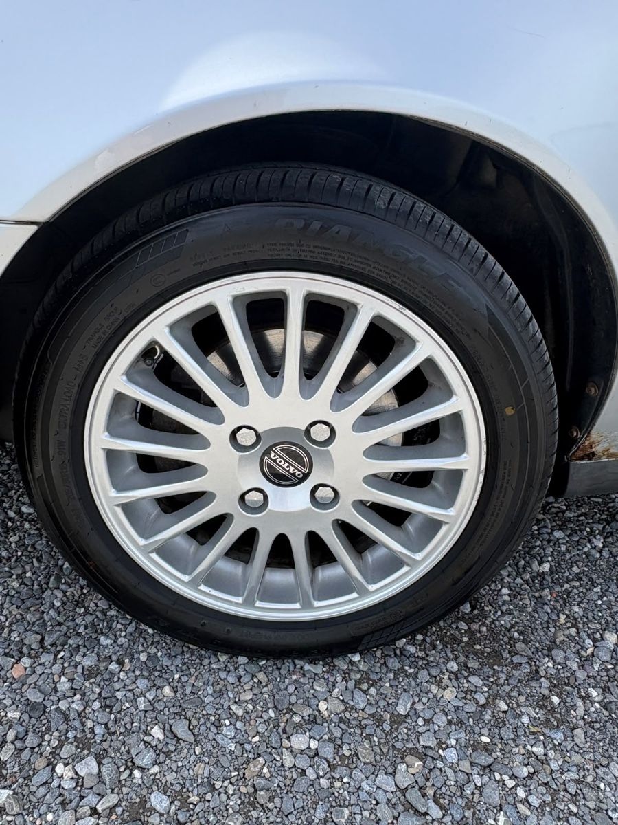 Volvo Automobili: Volvo V40 2.0 T – Usato da Einsiedeln venduto da Febe05 4