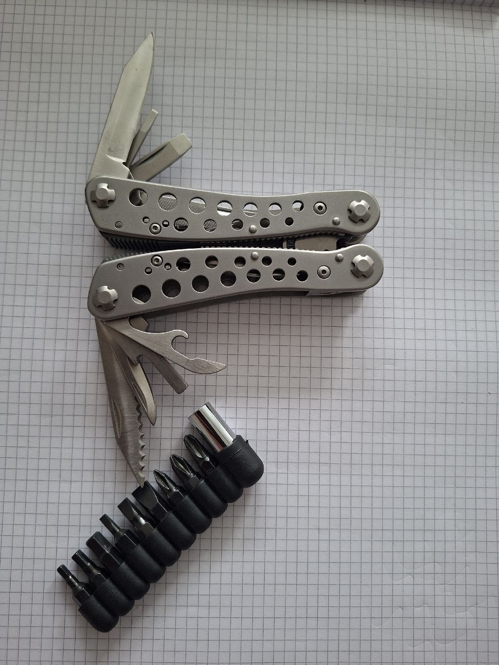 Taschenmesser: Multitool Army Specifics mit Bitset und Tasche gebraucht – Neu (gemäss Beschreibung) aus Uster von mak_mw2n