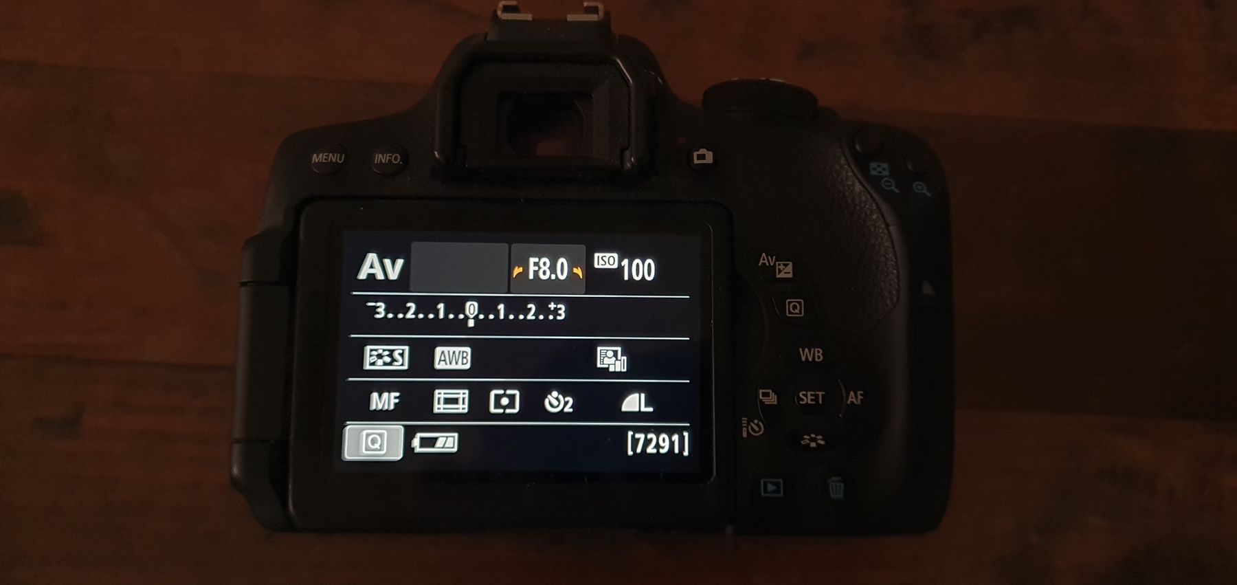 Canon Fotocamera: Canon EOS 750D Kit – Usato da Fribourg venduto da epu_7lxm 2