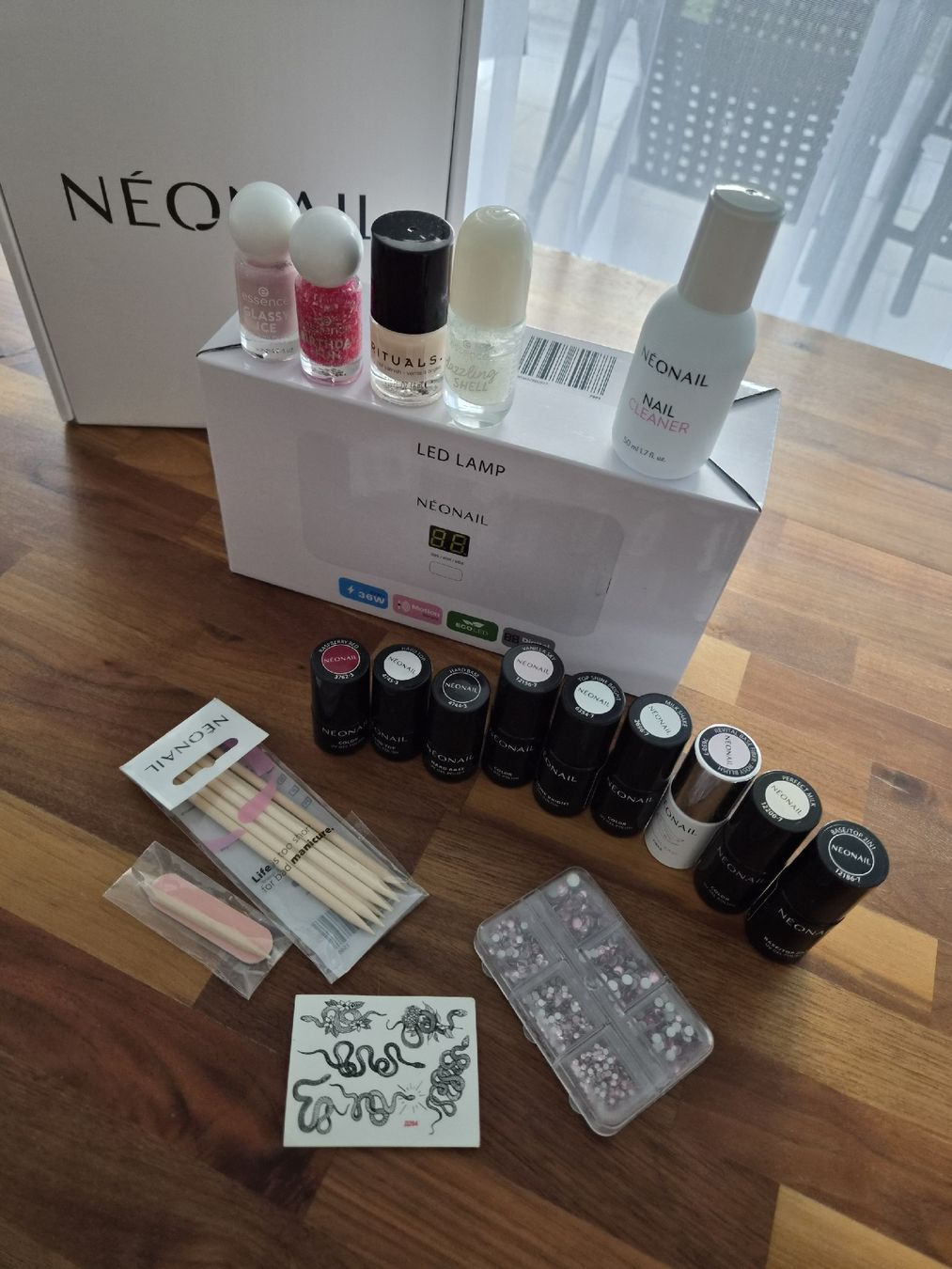 Shellac Nagellack: Neonail set – Gebraucht aus Bülach von Recherchieren 1