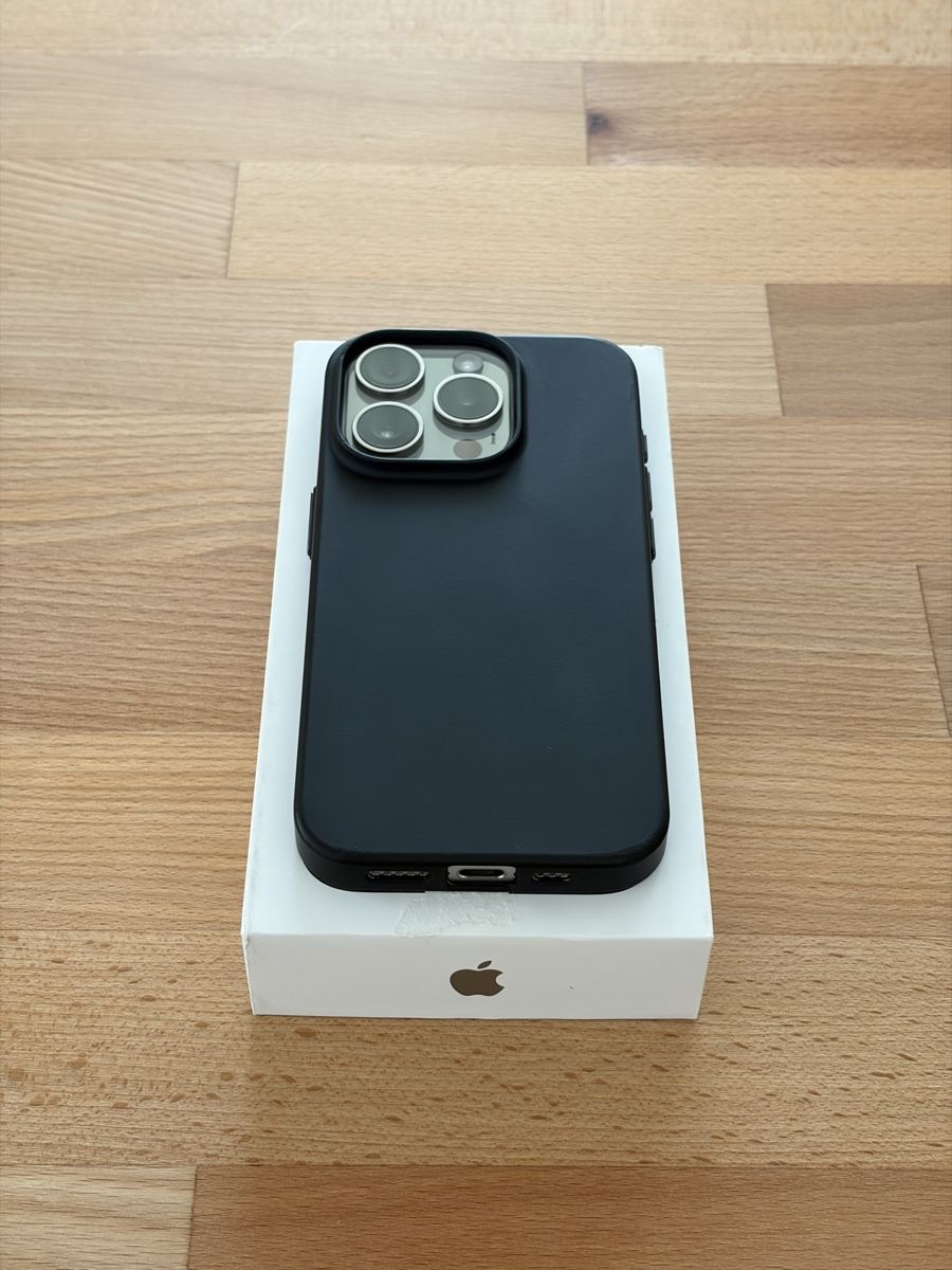 Apple Telefoni cellulari / Smartphones: iPhone 15 Pro 128 GB Titan, 89% Akku – Usato da Sennhof venduto da san_5tzy 2