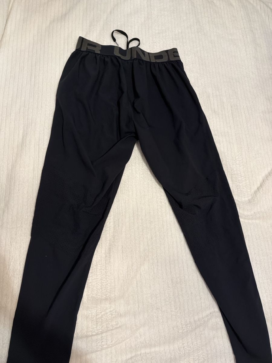 Under Armour Pantaloni: Under Armour Lange Hose schwarz Gr.L – Usato da Zürich venduto da Richard_Sandy 3