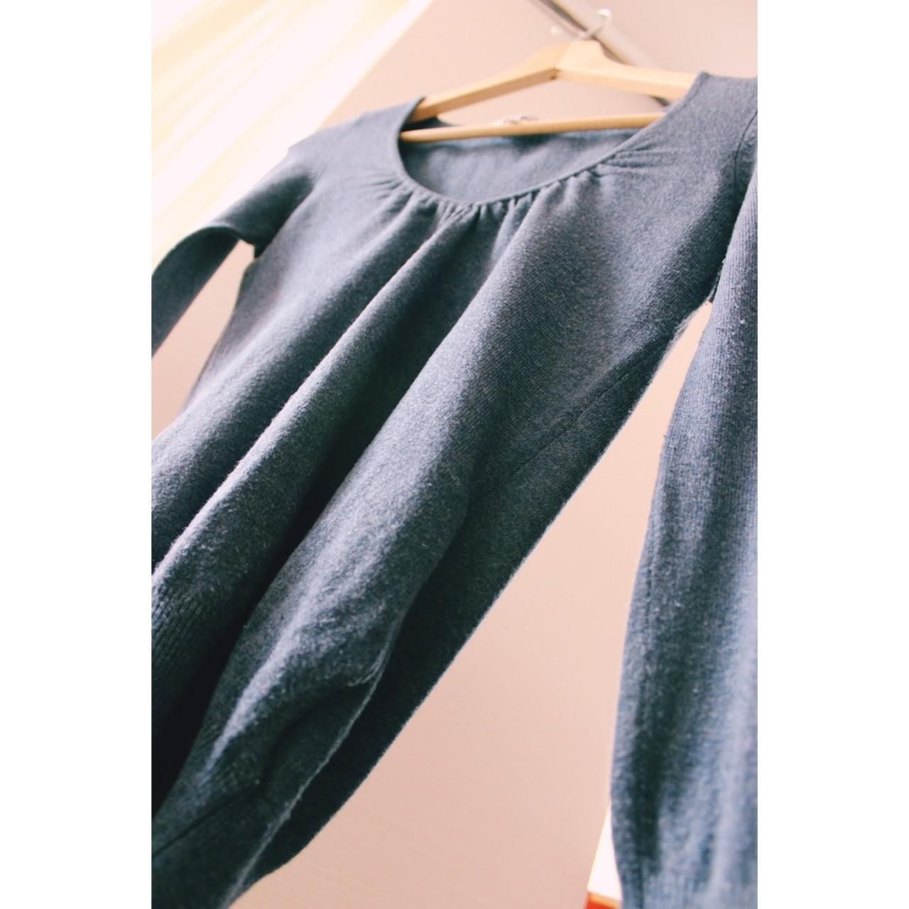 Pullover & Sweatshirts: Pullover mit gerafftem Ausschnitt – Gebraucht aus St. Gallen von jbu_ns6v 1