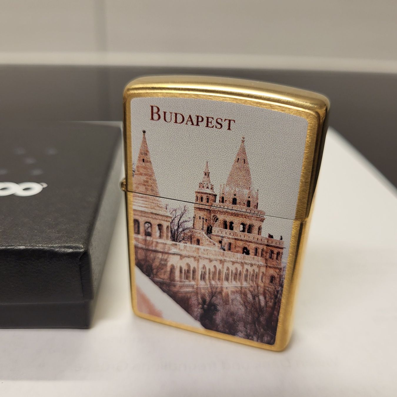 Zippo Accendini: ZIPPO - Budapest   -   NEU / UNGEZÜNDET – Nuovo (secondo la descrizione) da Zufikon venduto da lakotassu