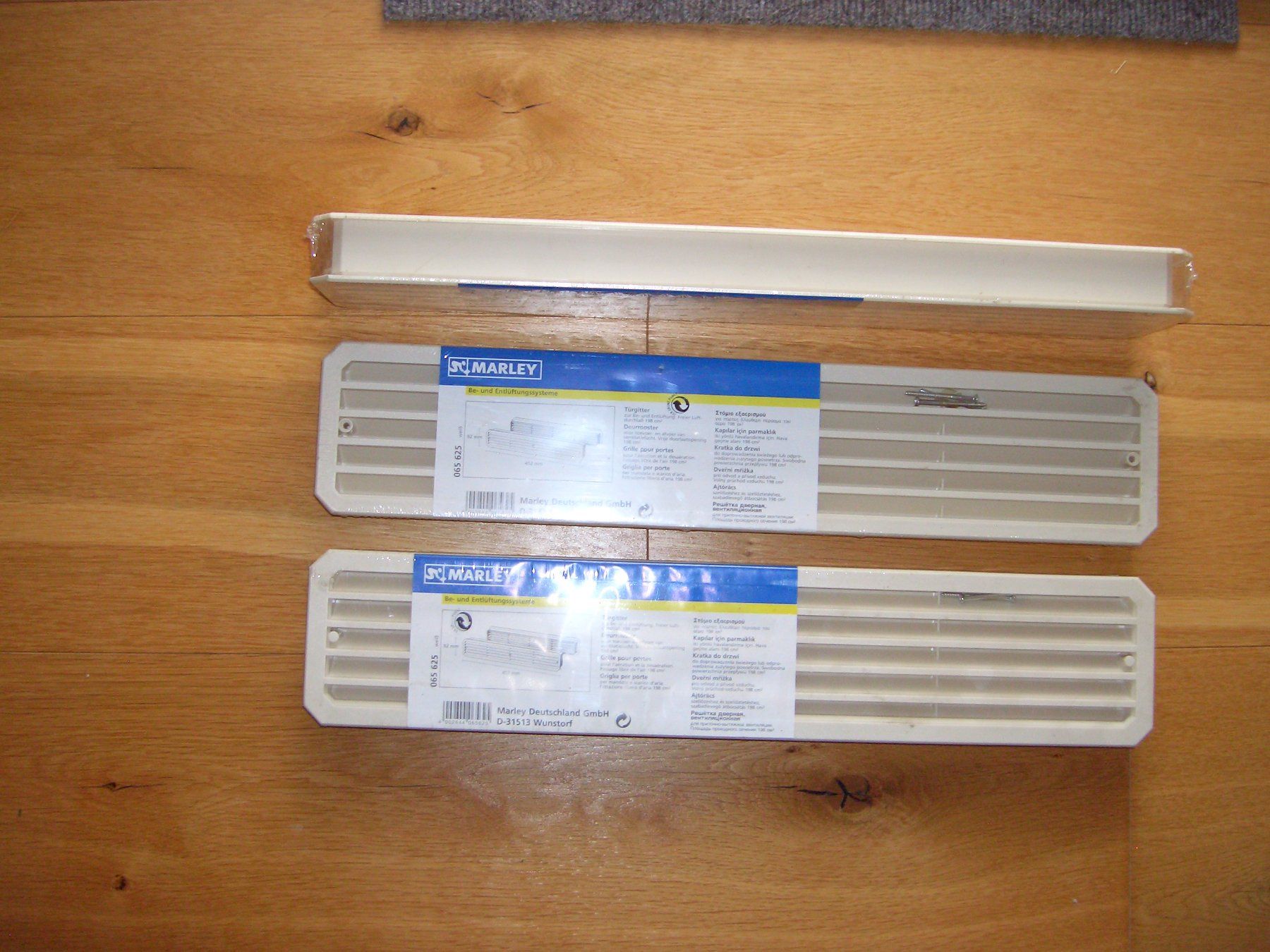 Ventilazione: 3  LÜFTUNGSGITTER PVC BEIGE – Nuovo (secondo la descrizione) da Tann venduto da elolecig