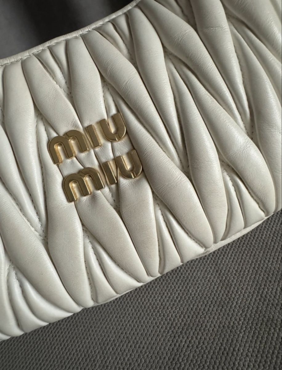 Miu Miu Sacs femmes: Miu miu bag – D'occasion à Dietikon par dom_pvq5 2