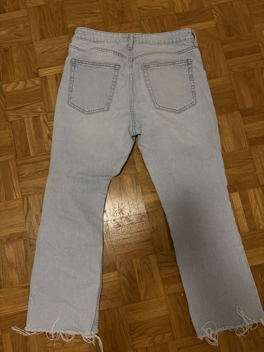 H&M Jeans: Hellblaue Jeans Gr. 36/38 mit Rissen H&M – Usato da Tann venduto da Dina.q 5