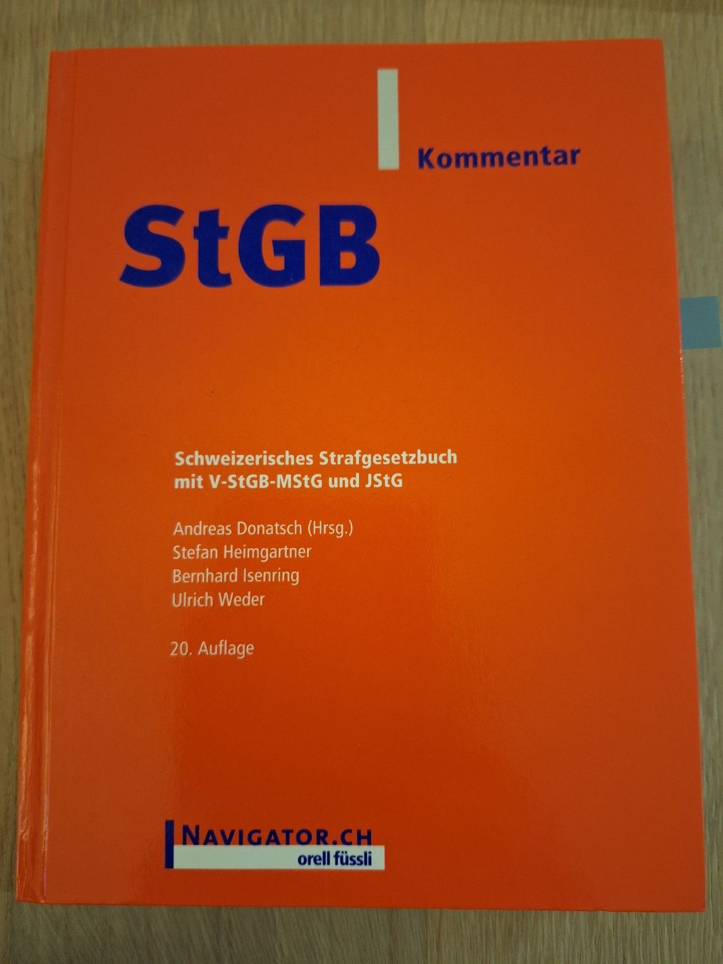 Livres: Schweizerisches StGB Kommentar - 20. Auflage – D'occasion à Thalwil par ivi010