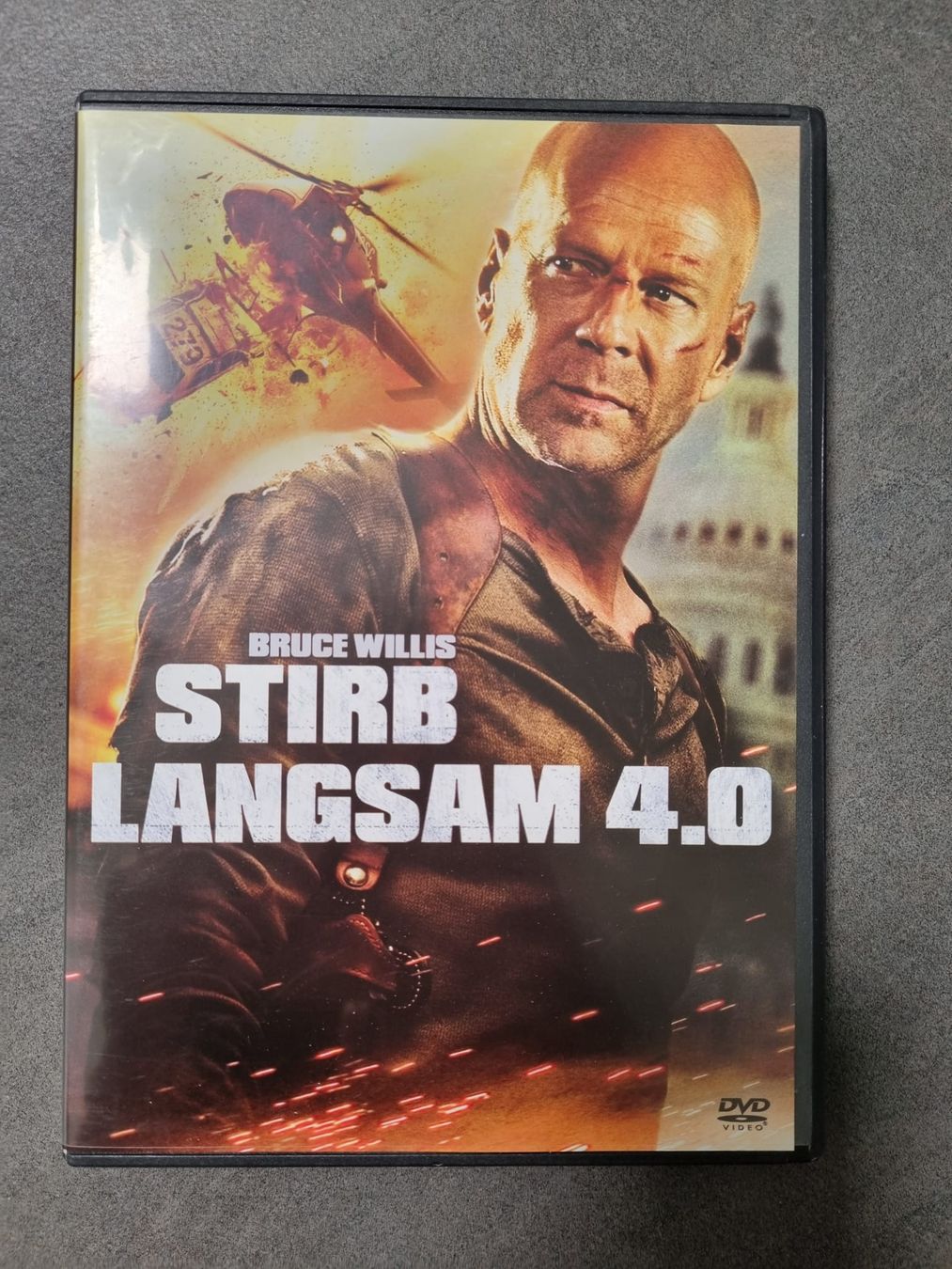 Tutti i DVDs: Stirb Langsam 4.0 DVD – Usato da Füllinsdorf venduto da master_mind