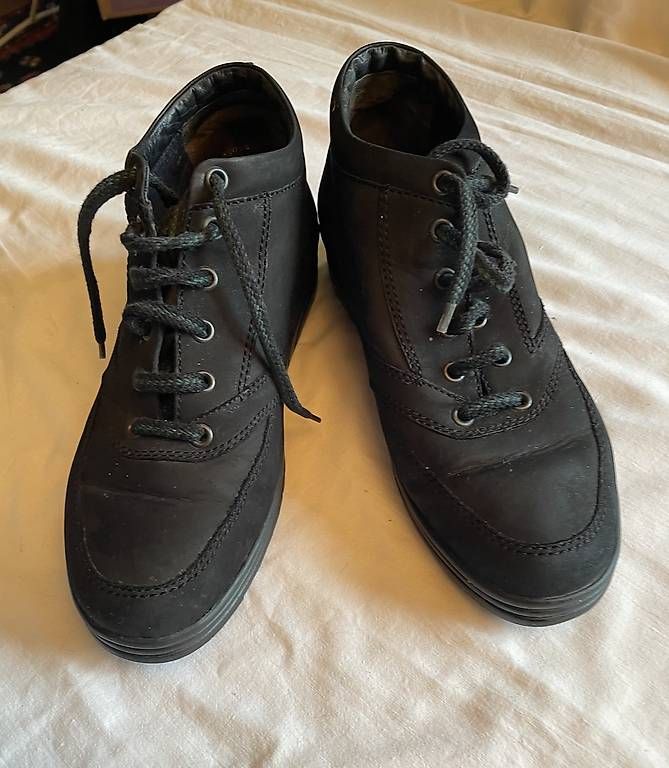 Damenschuhe: Halbschue schwarz/ 40 – Gebraucht aus Biel-Bienne von Only3