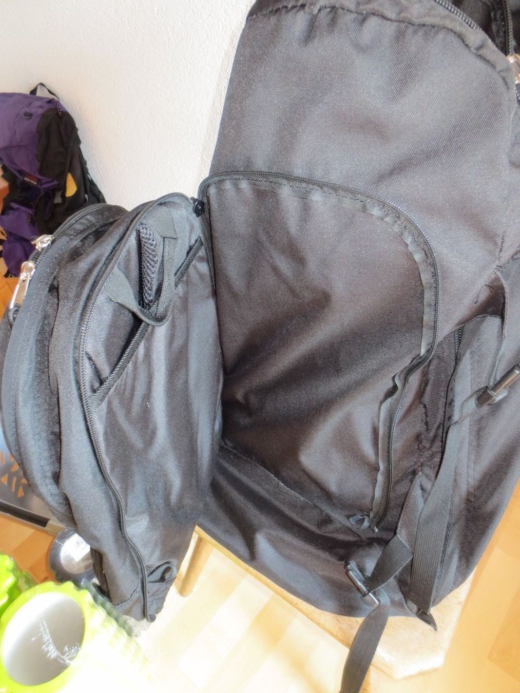 Zaini: Rucksack u.Tragetasche mit klei.Rucksack – Usato da Männedorf venduto da Livingston 5
