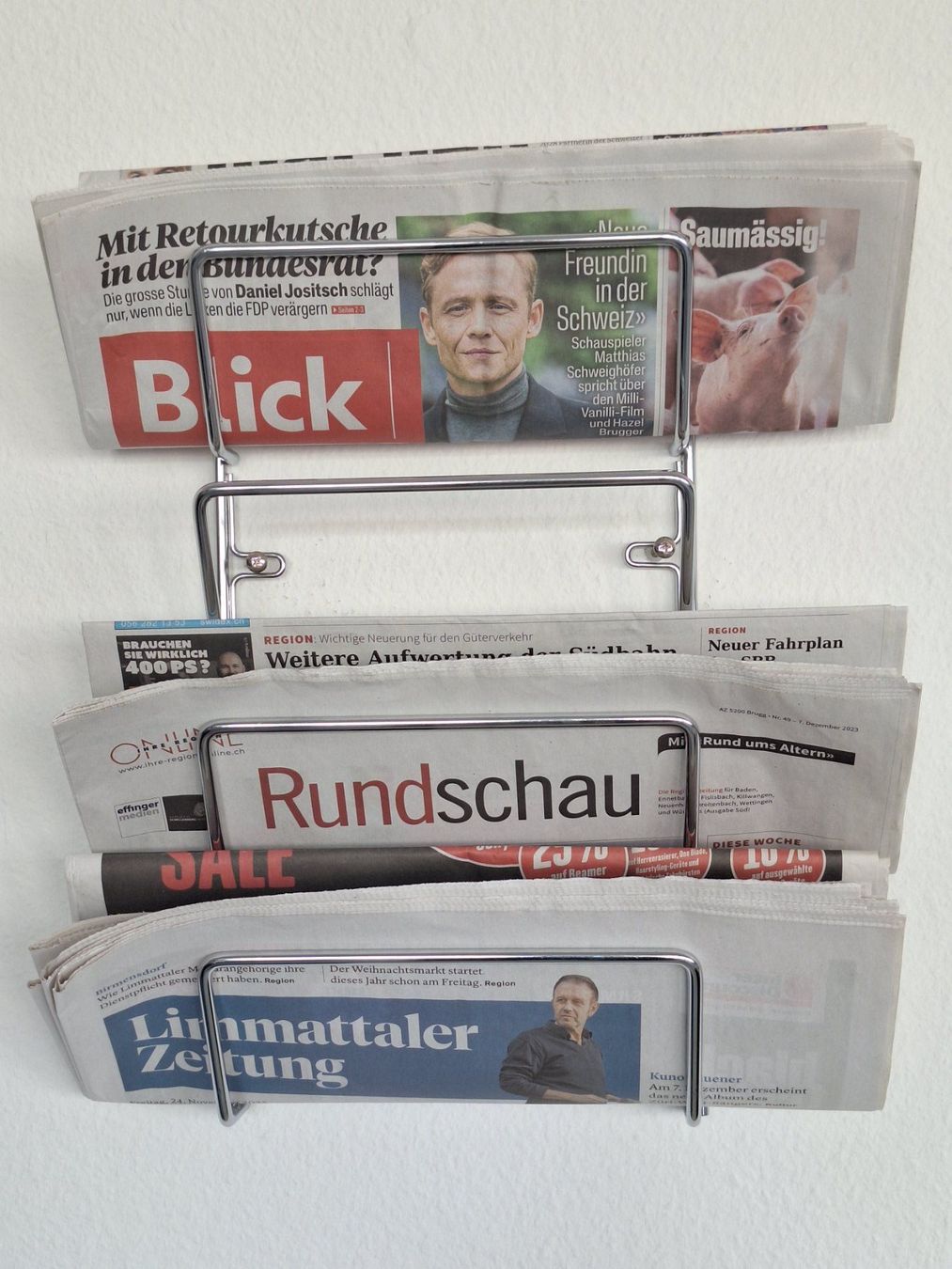 Supporti a parete: Wand-Zeitungshalter verchromt, 4 Fächer – Nuovo (secondo la descrizione) da Spreitenbach venduto da Ringog 2