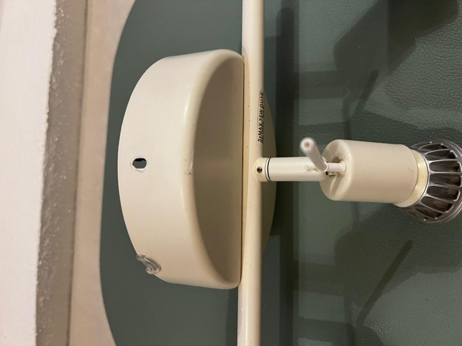 Lampade: Lampada bianca con tre faretti – Usato da Pazzallo venduto da nic_6zpt 2