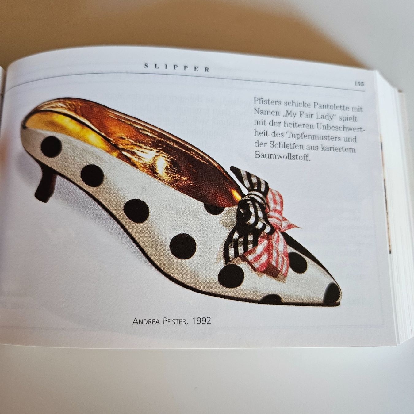 Bücher: SCHUH , Eine Hommage an den Frauenschuh – Gebraucht aus Uster von Sonnenblume212 6