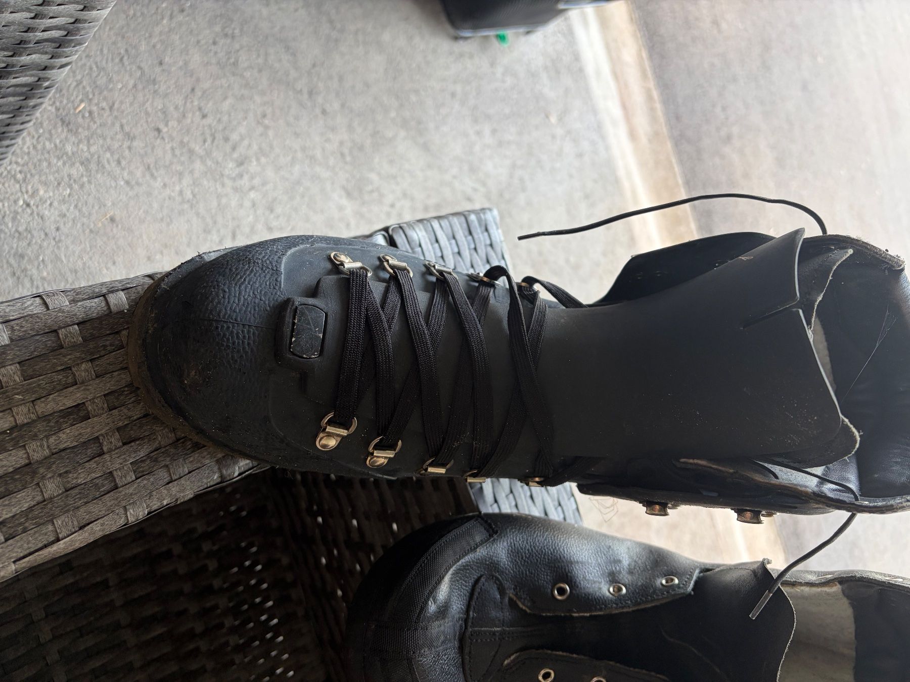 Armée suisse Chaussures hommes: Armee Kampfstiefel mit Einsätzen sehr alt – D'occasion à Lütisburg par sim_pj2h