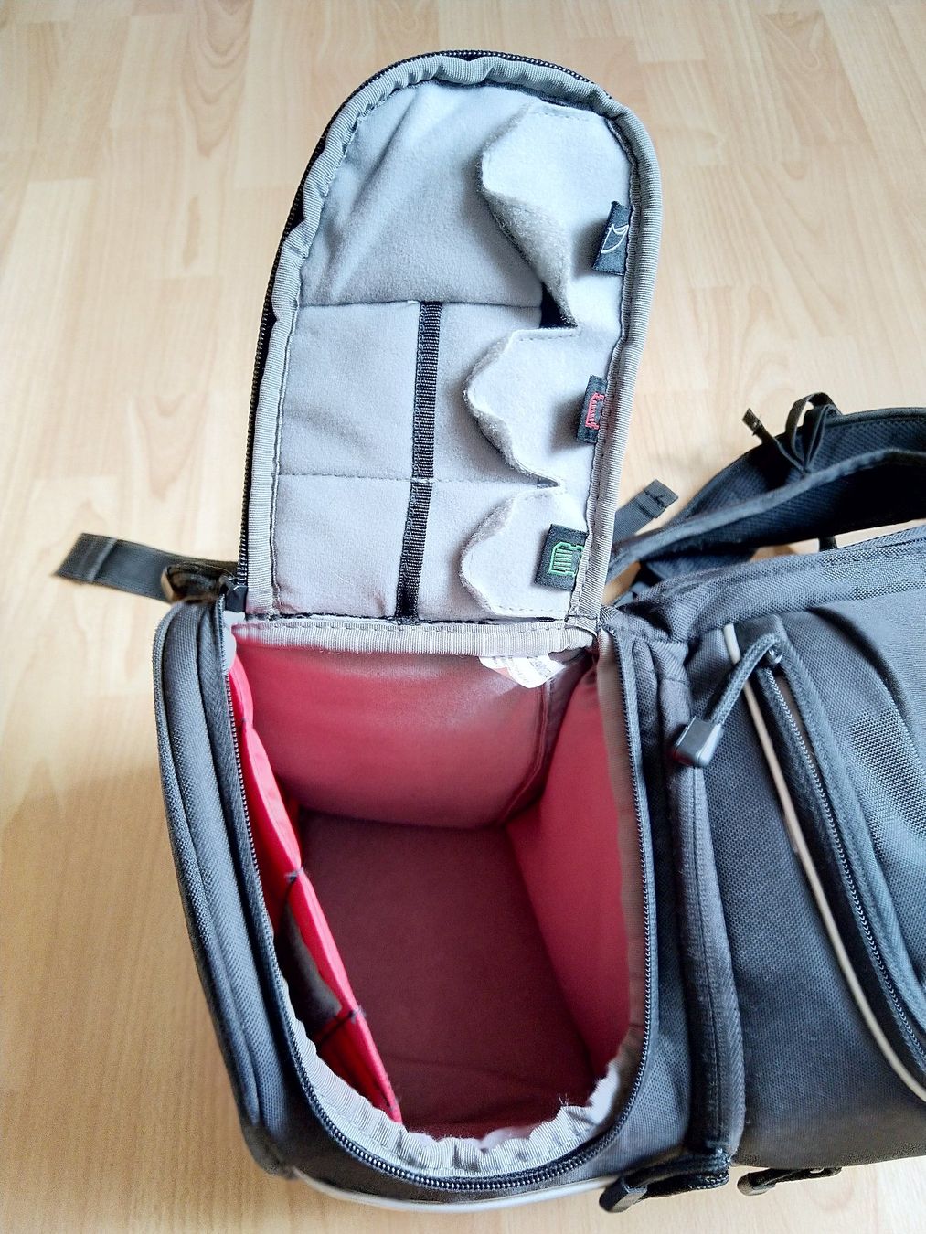 Hama Zaini: Fotorucksack HAMA Daytour 230 4-Side Loader Backpack – Usato da Romanshorn venduto da Stubsinator 7
